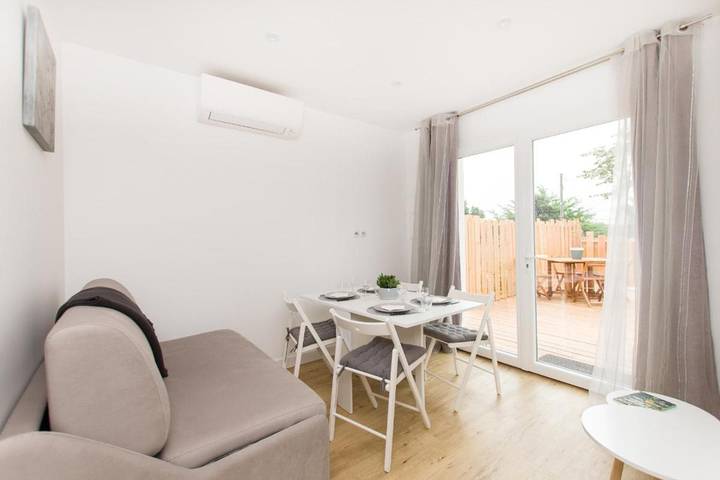 Villa pour 3 personnes, avec jardin et piscine