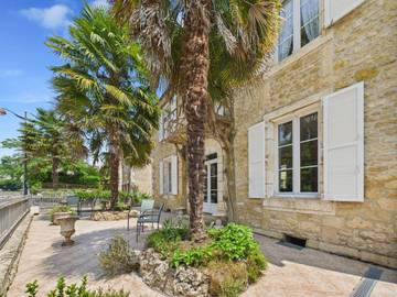 Location de vacances pour 6 personnes, avec jardin et terrasse, animaux acceptés à Montignac