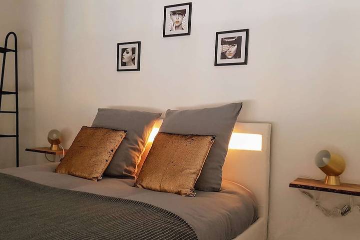 Apartamento entero, ★ Bright ★ Quiet ★ City centre ★ Easy Parking ★ WIFI ★ in Le Puy-en-Velay, Alto Loira