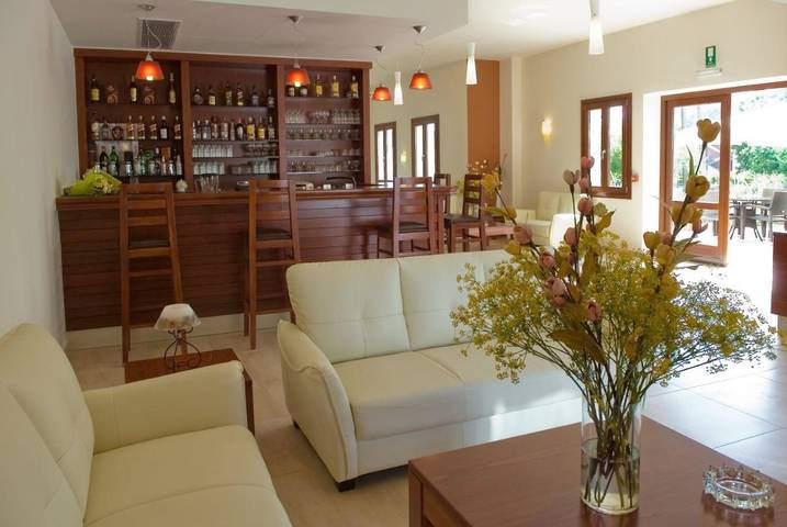 Location de vacances pour 2 personnes, avec jardin et vue dans Soúgia - 4