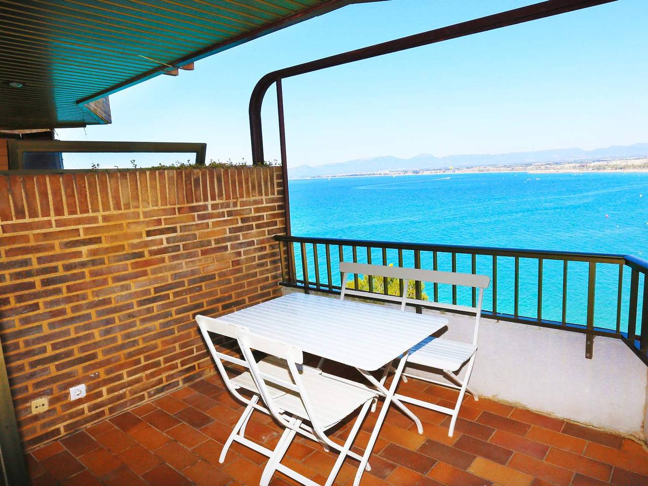 Apartamento entero, Apartamento triplex en Salou con piscina y aparcamiento, cerca del centro in Cala dels Capellans (Salou), Salou