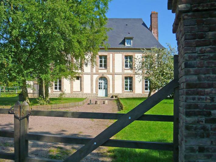 Gîte pour 10 personnes, avec terrasse et jardin