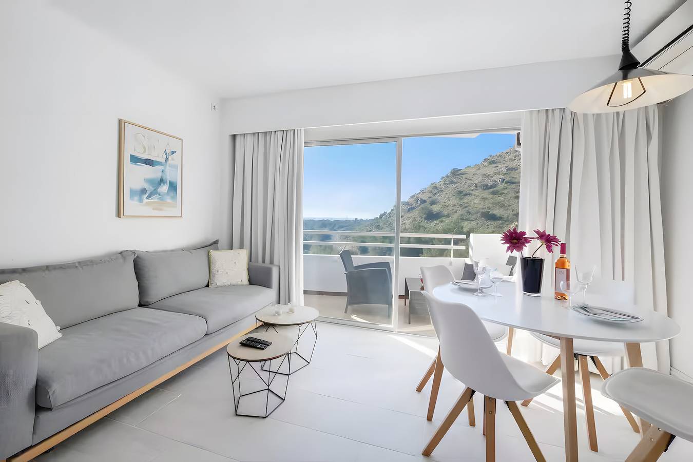 Entire apartment, Apartment 'Style' with Mountain View, Wi-Fi and Air Conditioning in Alcúdia, North Majorca