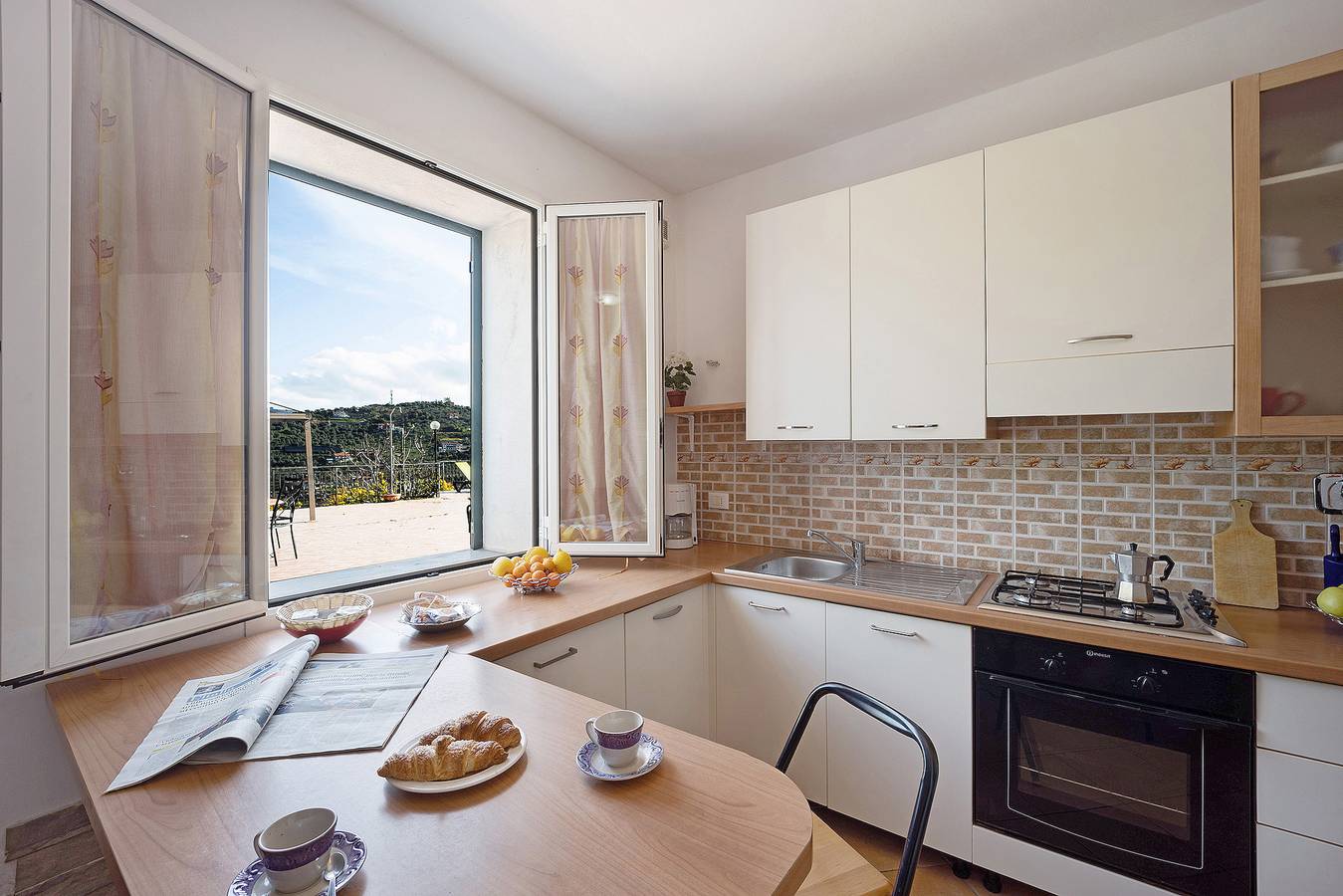 Hel lägenhet, Apartment 'Le Mimose Bilo 4 Bis' with Mountain View, Pool, Garden and Wi-Fi – Pets Allowed in Torrazza (Impreia), Imperia