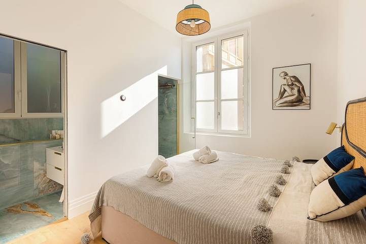 Gîte pour 8 personnes, avec jardin dans Plage du Miramar - 4