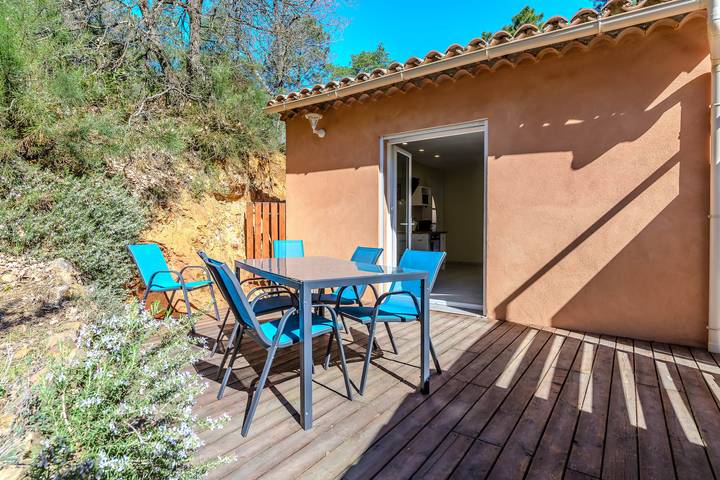 Ganze Wohnung, Ferienwohnung für 5 Personen mit Pool in Roussillon, Regionaler Naturpark Luberon
