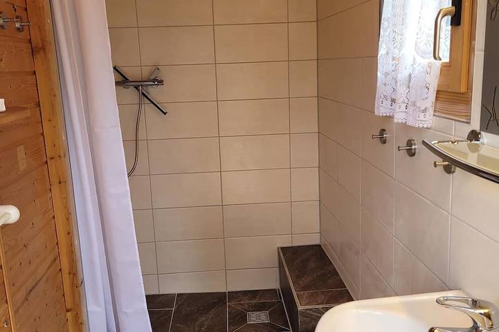 Cottage für 5 Personen, mit Terrasse und Garten in Berlin Umland - 4