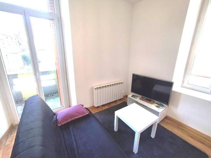 Gîte pour 4 personnes, avec vue et balcon dans Tenay - 3