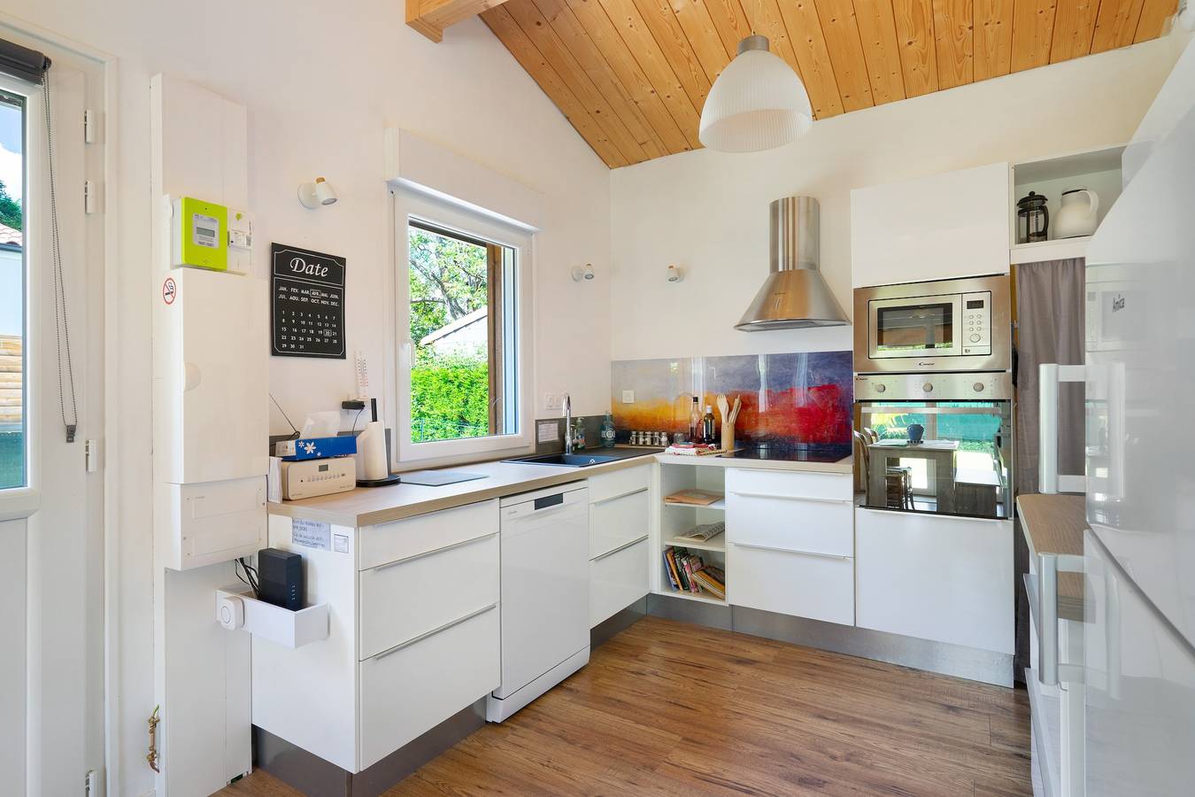 Maison de vacances en bois à la campagne avec terrasse privée, Wi-Fi et climatisation in Corme-Royal, Région de Saintes