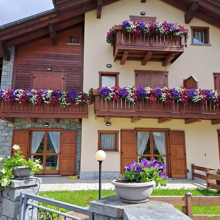 Baita per 5 persone, con giardino e panorama, adatto a famiglie con bambini a Comune di Bormio