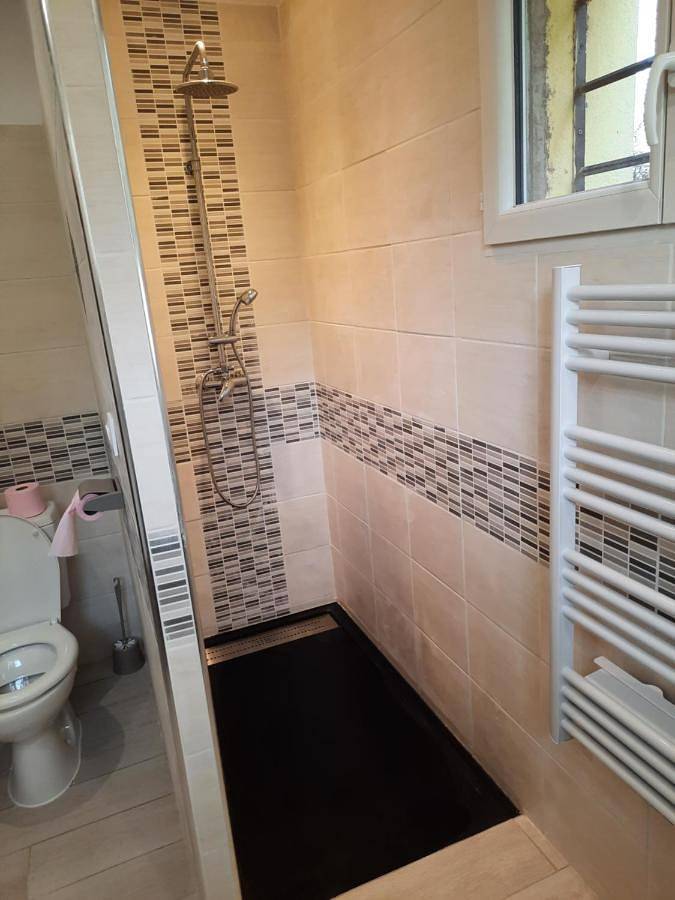 Location de vacances pour 5 personnes, avec piscine ainsi que jardin et terrasse à Bassan - 3