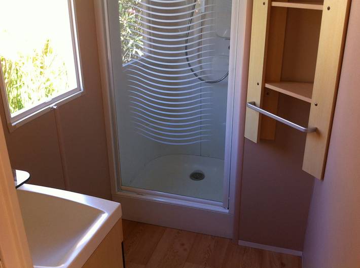 Mobil home pour 4 personnes, avec jardin en Corse - 4