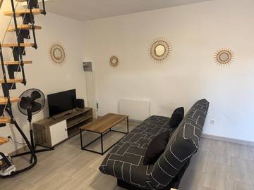 Gîte pour 3 personnes, avec terrasse à Pommevic