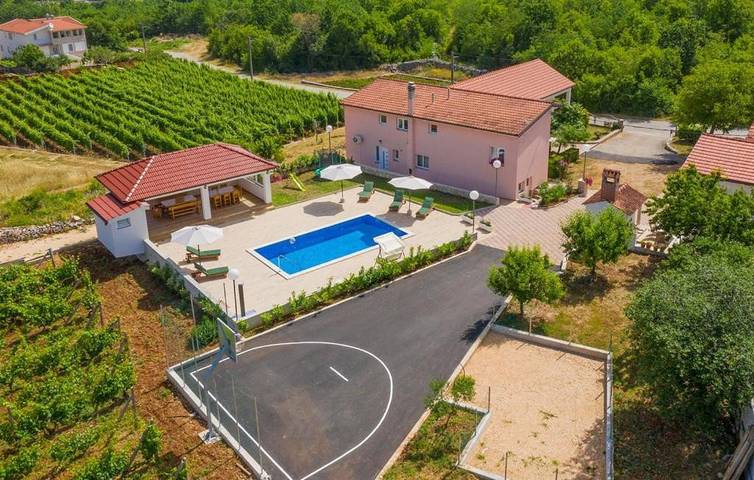 Villa für 12 Personen, mit Pool und Garten in Split-Dalmatien - 3