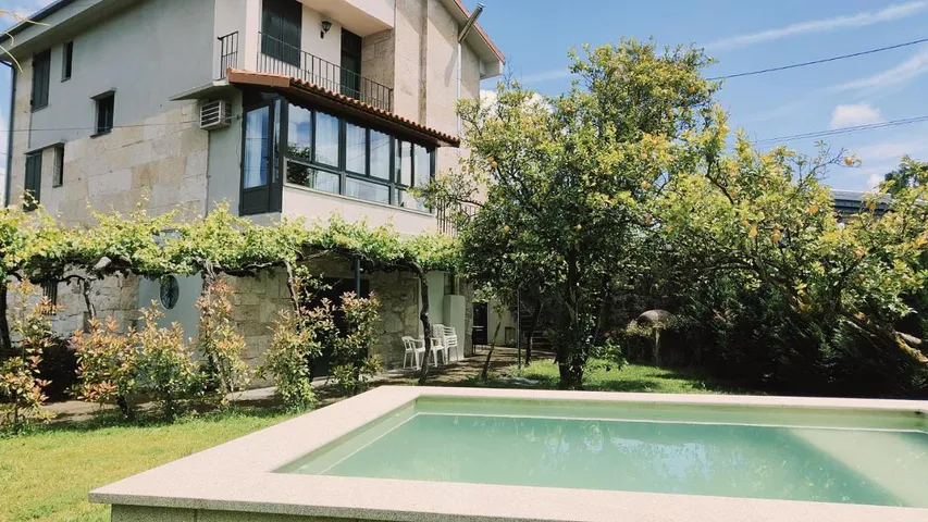 Casa de vacaciones para 10 personas, con piscina además de vistas y jardín, Se admiten mascotas - 1