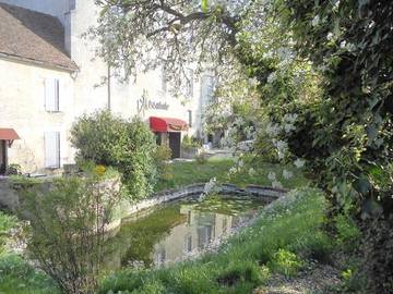 Chambre d’hôte pour 3 personnes, avec jacuzzi ainsi que terrasse et jardin à Auberive