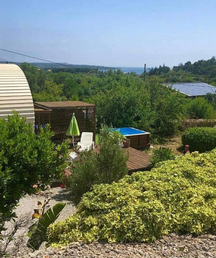 Maison d’hôte pour 2 personnes, avec Terrasse et Jardin ainsi que Piscine et Vue sur le lac à Fitou