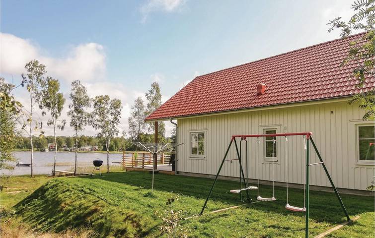 Vacation house for 6 people with terrace in Starkeryd, Linnesjön