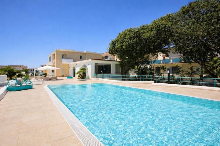 Appartamento vacanze per 4 persone, con piscina e giardino - 1