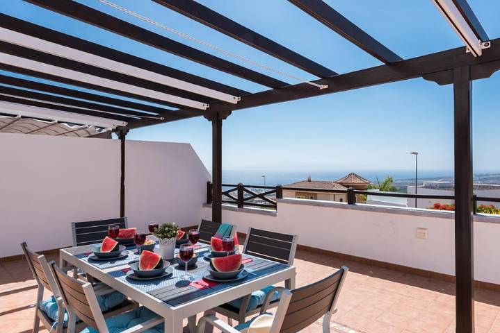 Villa für 11 Personen, mit Garten und Pool sowie Ausblick in Adeje