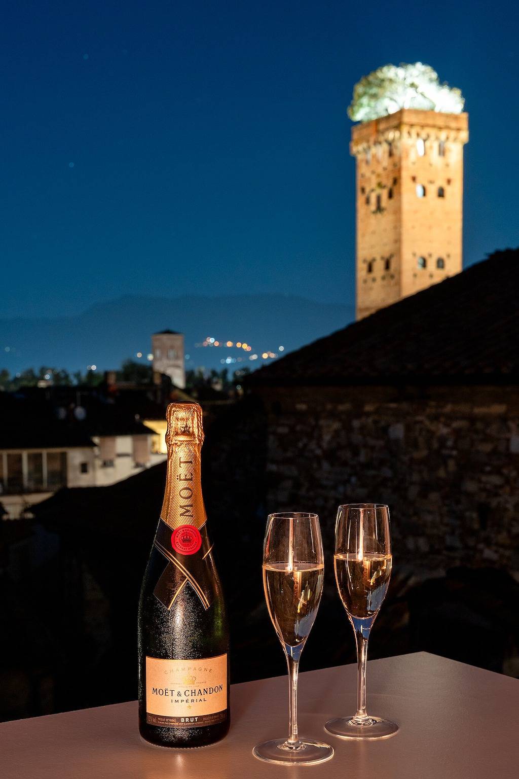 Entire apartment, Apartment 'Residenza Altana Lucca' with Private Terrace, Wi-Fi and Air Conditioning in Lucca, Lucca Province