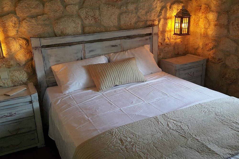 Luxurious Stone House in Elani (Αμα : 00000239911) in Elani, Cassandra
