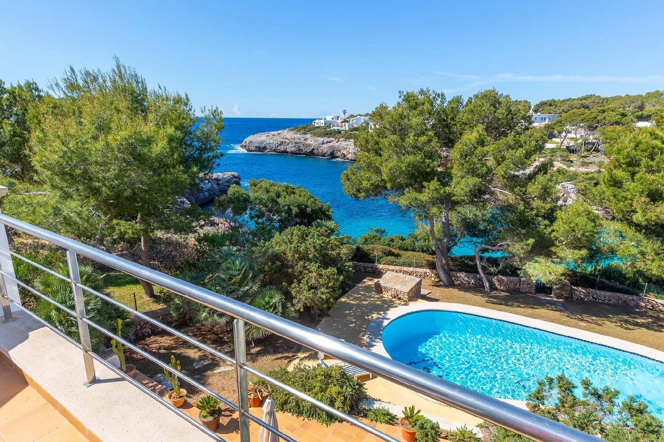 Holiday home with pool and direct sea access in Cala Egos, Santanyí