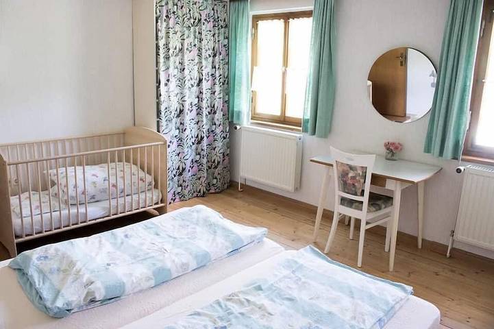 Ferienwohnung für 4 Personen, mit Pool und Balkon sowie Garten in Leutershausen - 2