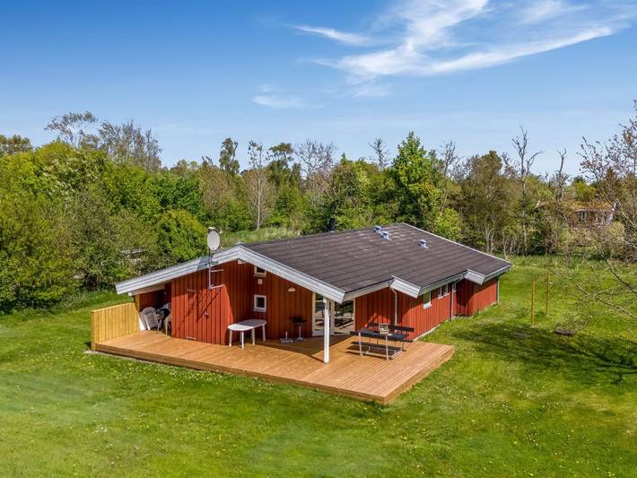 Feriehus for 10 personer, med terrasse og sauna i Jerup