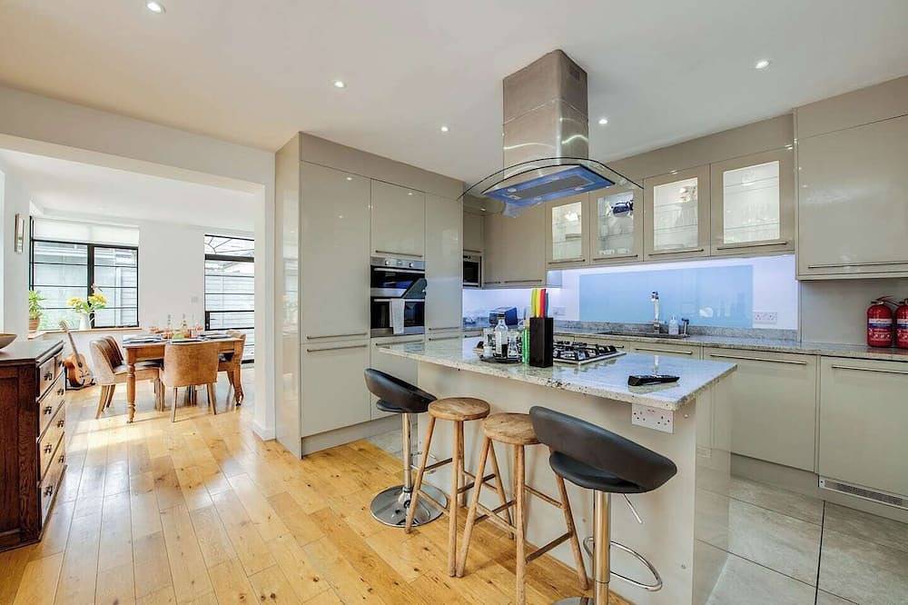 Apartment for 6 People in Southsea, Portsmouth