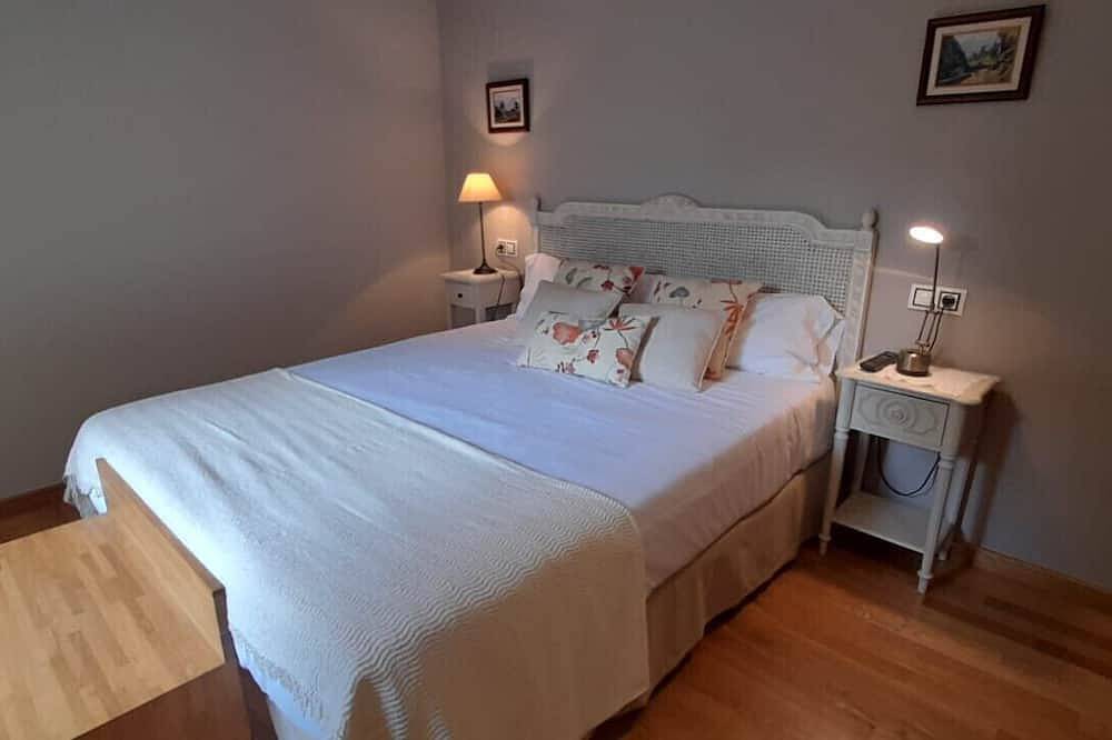 Entire apartment, Gestiona2R-Vut The Old Town Llanisco in Llanes, Costa Verde (Spain)