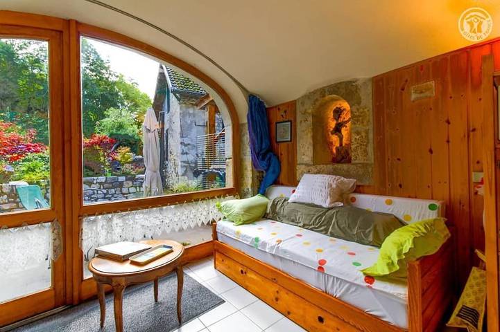 Location de vacances pour 2 personnes, avec terrasse et jardin à Ruffieux - 4