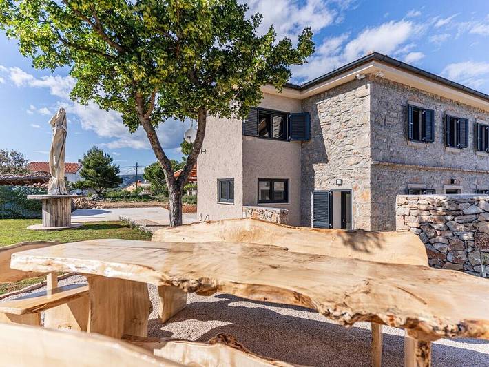 Ferienhaus für 5 Personen, mit Terrasse und Whirlpool sowie Garten und Sauna in Stivan