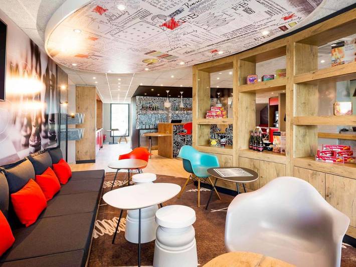 Hôtel pour 4 personnes, avec piscine ainsi que vue et terrasse à Saint-Georges-de-Gréhaigne - 4