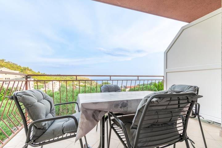 Ferienwohnung für 8 Personen, mit Balkon/Terrasse, mit Haustier in Krvavica