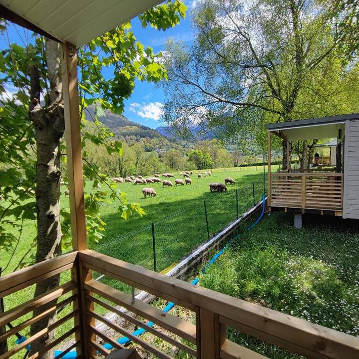 Camping pour 4 personnes, avec Terrasse
