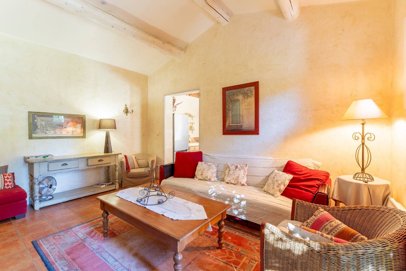 Bauernhaus 'La Rivière' mit Gemeinschaftspool, privater Terrasse und Wi-Fi in Velleron, Vaucluse