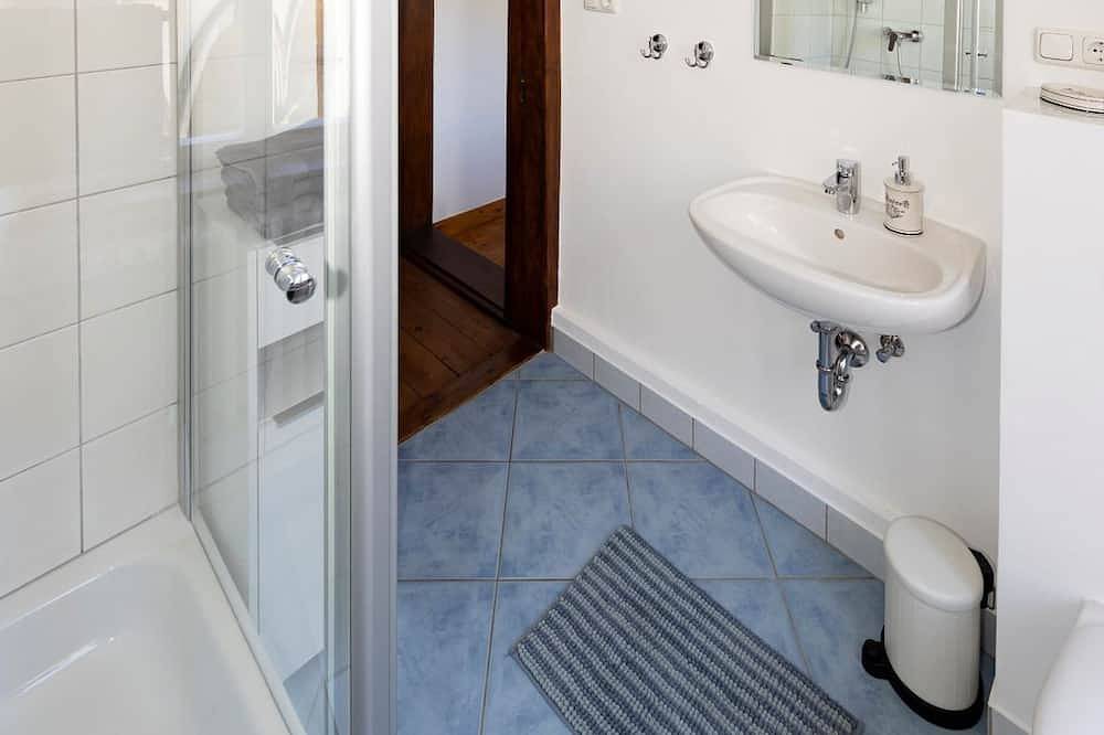 Ganze Wohnung, Ferienwohnung Brennmeister (65qm) im ersten Stock mit Blick zum Gutshof in Ebern, Landkreis Haßberge