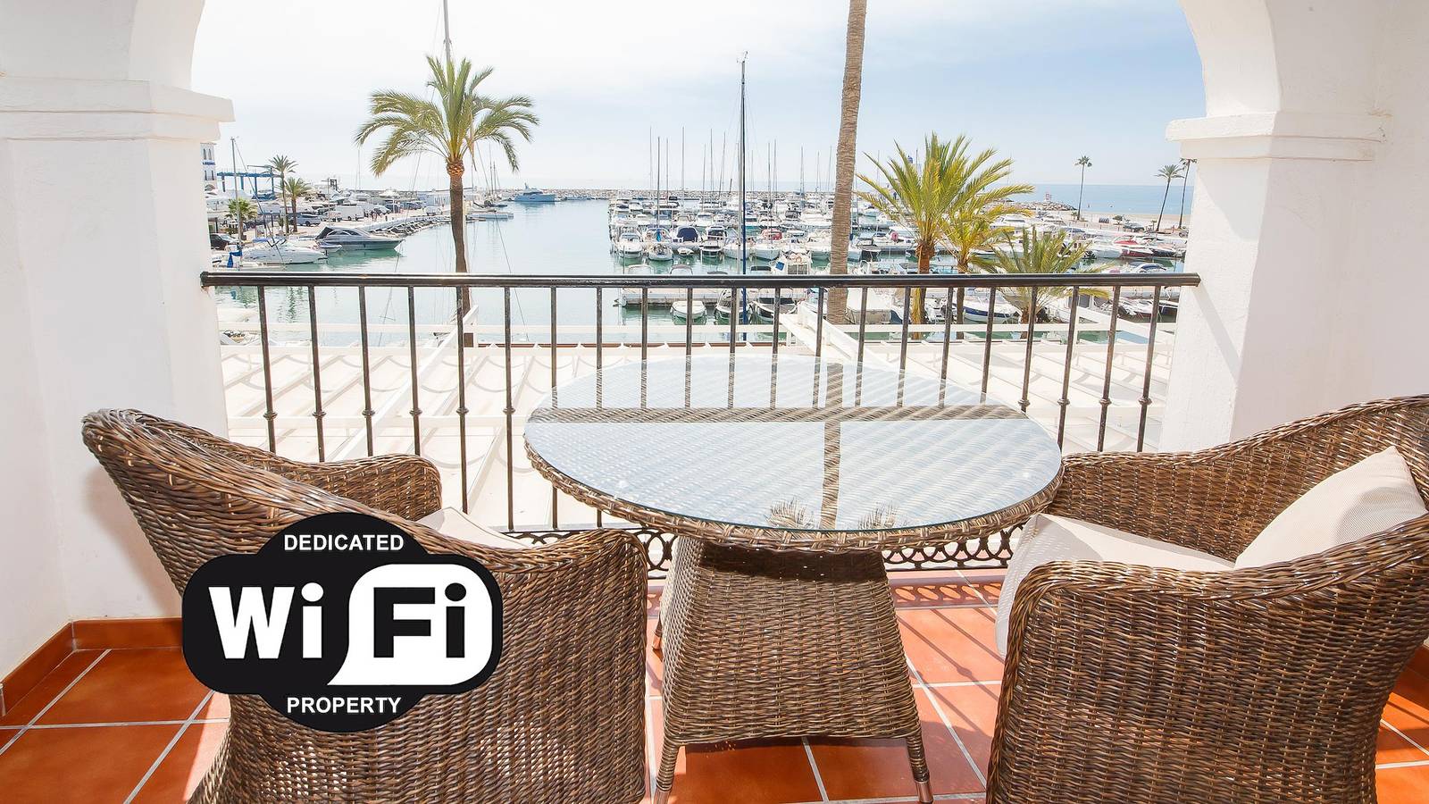 Entire apartment, Marina Apartments, 7.2.2 in Puerto de la Duquesa, Manilva