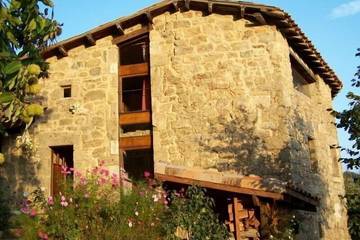 Agriturismo pour 7 personnes, avec jardin à Gluiras