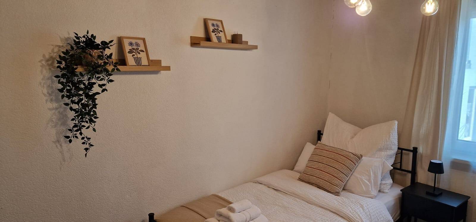 Ferienhaus 'M B Homes Albstadt' mit Bergblick, privater Terrasse und Wlan und Einzelzimmer in Albstadt, Neckar-Alb
