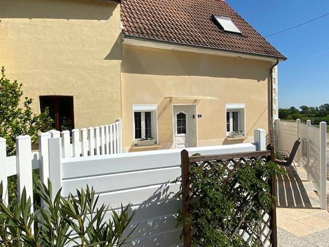Location de vacances pour 4 personnes, avec vue ainsi que vue sur le lac et jardin à Saint-Firmin-sur-Loire - 2