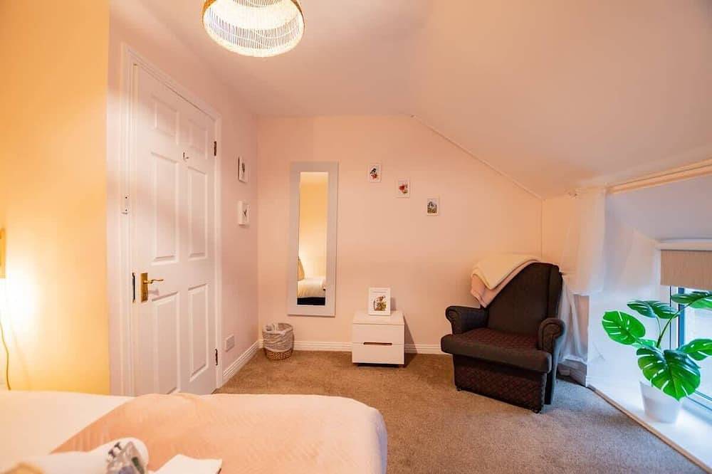 Ganze Wohnung, Galway Stadtzentrum. Parkplatz. W-Lan. Schlaf 6 in St Nicholas, Galway