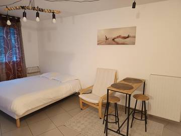 Gîte pour 2 personnes, avec terrasse à Saint-Priest