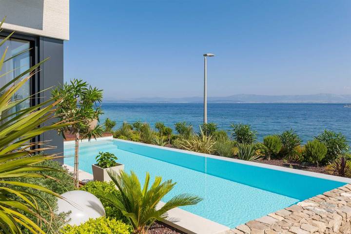 Villa pour 8 personnes, avec balcon à Sutivan - 4