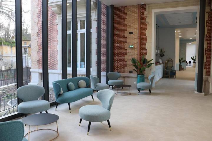 Location de vacances pour 3 personnes, avec jardin ainsi que piscine et sauna à Poissy - 2