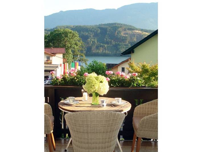 Ferienhaus für 2 Personen, mit Balkon und Terrasse sowie Seeblick am Weissensee