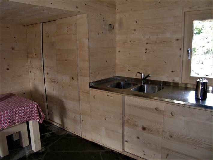 Ganze Ferienwohnung, Maiensäss Hütte Chischnés Deplazes, Surrein - Maiensäss Hütte Chischnés 1450 m ü M. in Sumvitg, Alpenarena