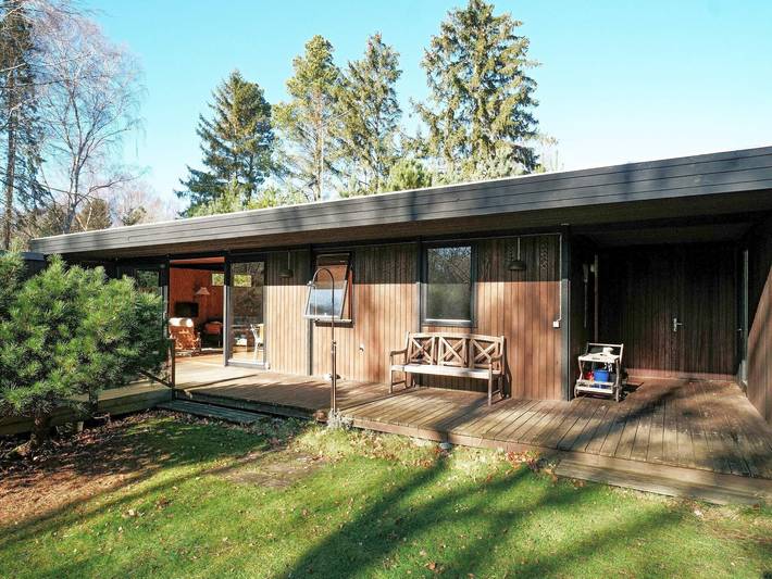 Ferieudlejning for 4 personer, med terrasse, børnevenlig i Nykøbing Sjælland