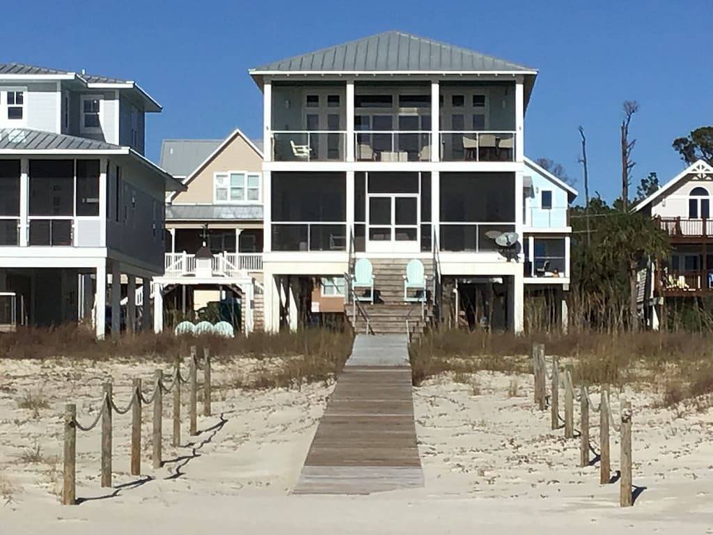Neues Gulf Front Beach House mit offenem Konzept und Aufzug sowie 50 m Promenade. in Indian Pass, Cape San Blas
